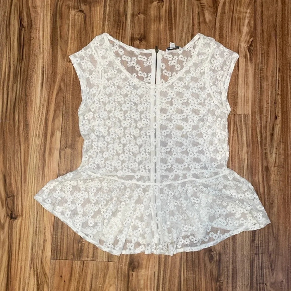 American Eagle women’s shirt XL sheer lace cap daisy peplum cream ivory AEO top - Picture 1 of 8